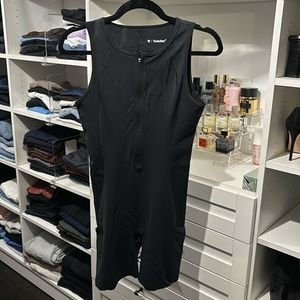 Aritzia TNA Action Icon Romper in Black Size Medium M